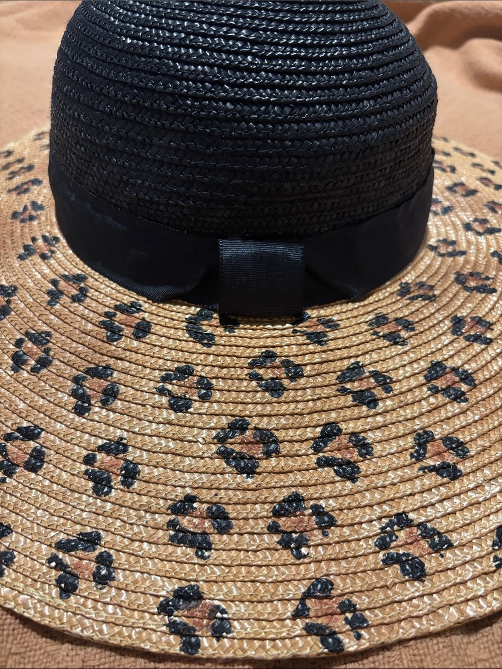 Liz Claiborne Black Crown Leopard-Print Straw Sun Hat - Picture 2 of 6